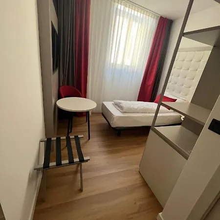 Hotel Centrale Hotel Riva del Garda