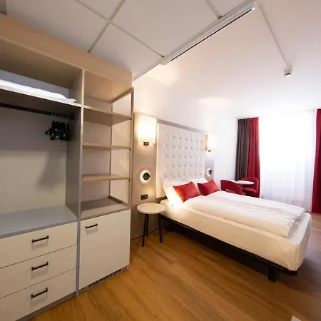 Hotel Centrale Hotel Riva del Garda